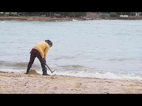 So gehts auch - Müllbeseitigung am Strand in Thailand