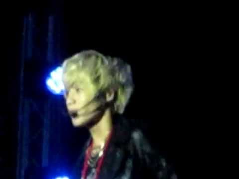 111103 [Fancam] SHINee in London 3rd Nov - SHINee Señorita Part 1