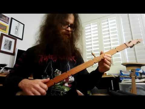 I want an akonting. My 2.5 stringer tuned to cED