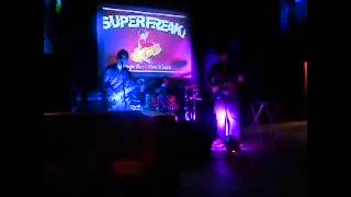 WOOF - El Rito - En vivo SuperFreak 2013 (cover de Soda Stereo)