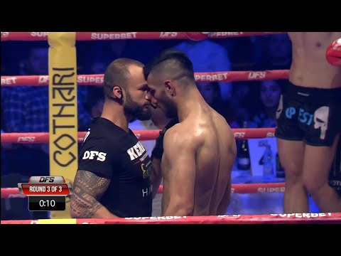 Total madness! Upset fighter challenges the referee after knockdown