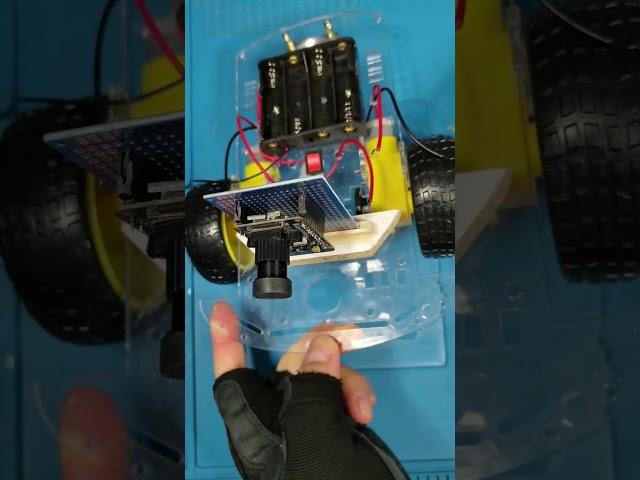 Vídeo relacionado con KEYESTUDIO Kit de Coche Robot Inteligente Compatible con Arduino IDE con Módulo de Seguimiento de Línea, Sensor Ultrasónico, Módulo IR, Kit Robótico Educativo STEM2 para entusiastas de la programación