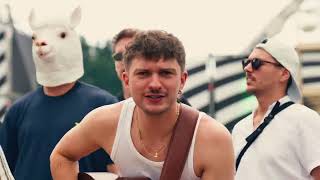 Video zu 'Hausparty' ansehen