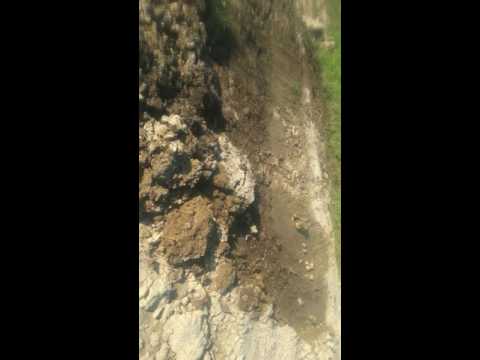 Uitati oameni buni cum se face canalizarea in sat Rasboieni comuna tibanesti judetul iasi e bataie