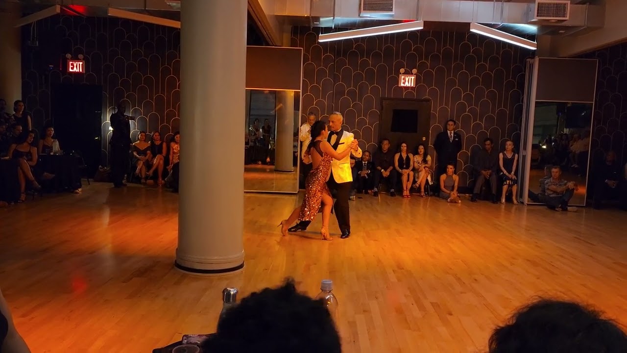 Argentine tango: Paloma Berrios & Maximiliano Alvarado - Chique