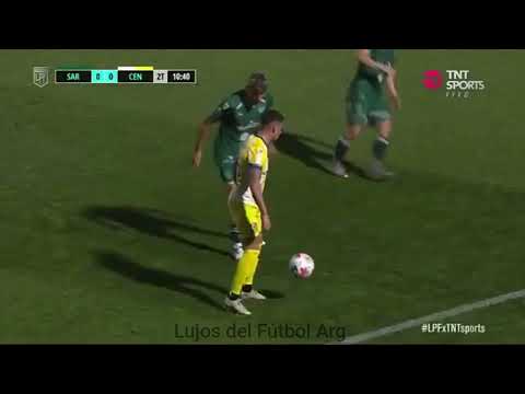 los caños de  Fernando Torrent a Federico Bravo y a Gabriel Alanís. #Sarmiento vs #RosarioCentral