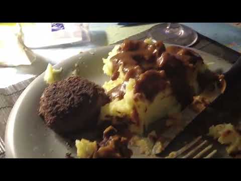 MongoTV_8201 - Min Aftensmad - DANISH MUKBANG - Del 2 - HAKKEBØFFER Med KARTOFFELMOS og BRUN SOVS