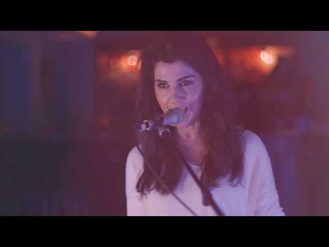 Gudrun Mittermeier - Chaos Ahead  (Official Live-Session-Video)