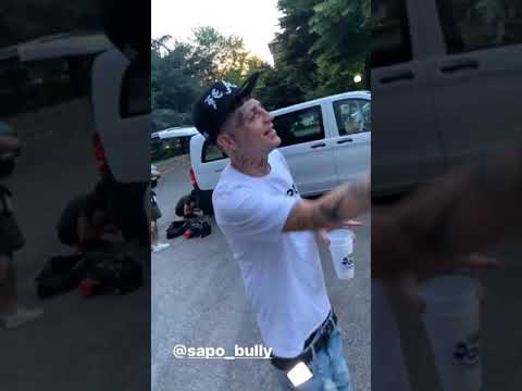 SAPO BULLY CHIAMA FABRI FIBRA PER VENDERGLI LA C*CA 😂