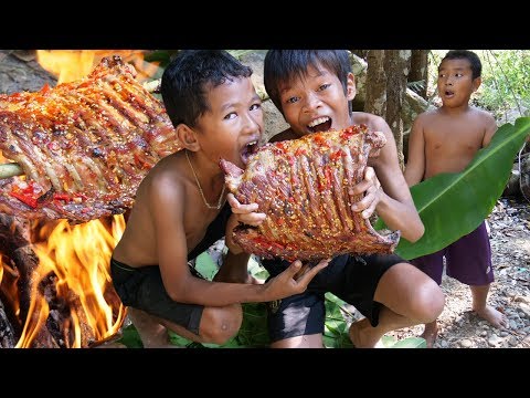 Survival in the rainforest - Cooking pork rib and eating delicious
