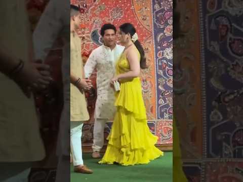 Sachin Tendulkar Along With Anjali Tendulkar And Sara Tendulkar And Arjun Tendulkar Throwback