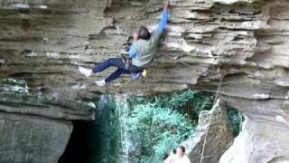 preview picture of video 'Nowra, the grotto Rock Climbing ( Cumpesing Spinning Blandes Of Steel) 3 5 09 Nowra'