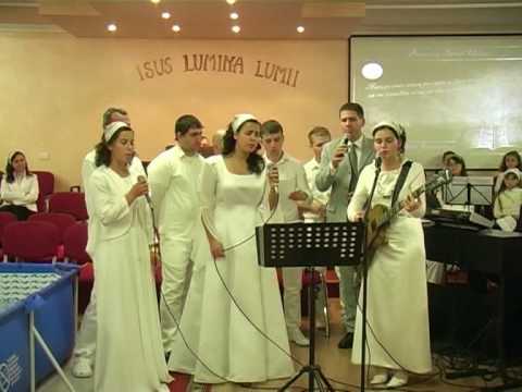 Marius Livanu si tinerii la botez nov2009 B.Betel Udine.mpg