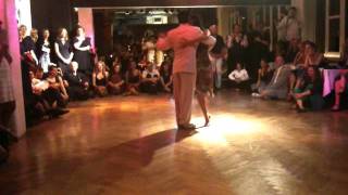 Sebastian Achaval y Roxana Suarez 3/4