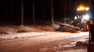 preview picture of video 'Volvo L50C & L60F Snowplow - Luleå, Sweden.'