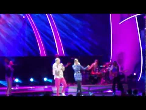 Miguel Bosé y Francisca Valenzuela - Festival de Viña 2013 HD