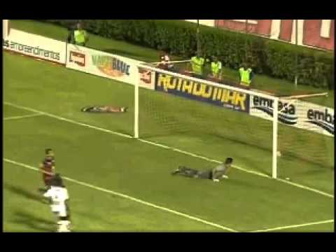 Gol de Neto Baiano de pênalti Vitória 1x0 Fluminense de Feira - Campeonato Baiano