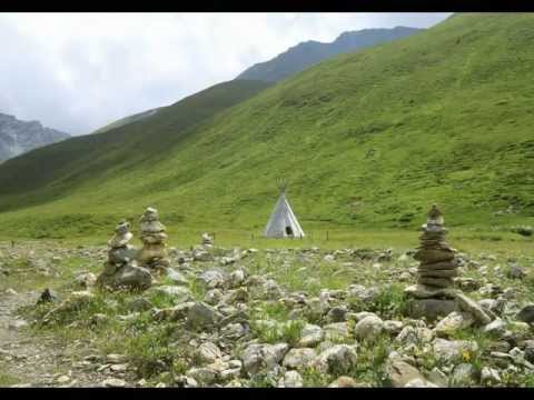 Val d'Avers Juf,   2126 m s.l.m  montagna infinita.