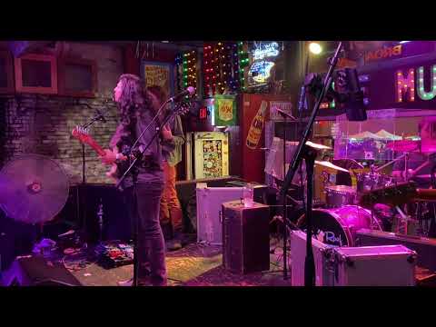 Alex Kilroy - Rocky Mountain Way live from Tin Roof Nashville, TN