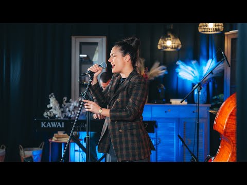 Elena Stella & Ante Jeličić trio - O nama (live @ TOP MUSIC DESK)