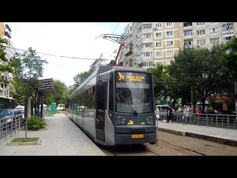 Tramvaiul Bucur LF #401 parasind statia "Bd. Banu Manta" pe linia 34