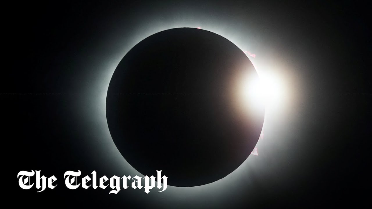 Night Descends on Niagara as One of the World’s Wonders is Eclipsed by the Heavens