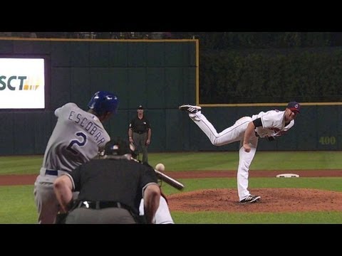 KC@CLE: Escobar launches a long homer to left field
