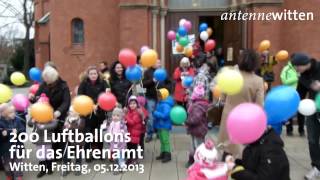 preview picture of video 'Witten, Marienplatz, FreiwilligenAgentur Fokus läßt 200 Luftballons für das Ehrenamt steigen'