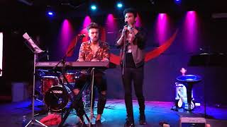 Moisés Losada y Carlos Torres A qué no me dejas