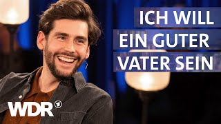 Download lagu Sänger Álvaro Soler über italienische Fans & sein Familien-Leben in Berlin | Kölner Treff | WDR mp3