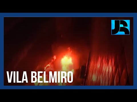 Torcedores promovem atos de vandalismo após rebaixamento do Santos à Série B do Brasileirão