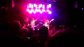 GIRLPOOL PLAYS W/ DRUMMER? "CROWDED STRANGER"