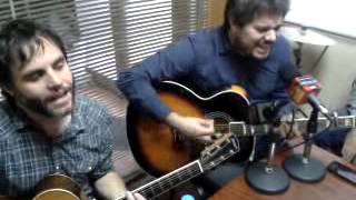 Despistaos   Tras tu escote