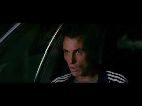 The fighter (2010) - Police broke Micky’s hand.