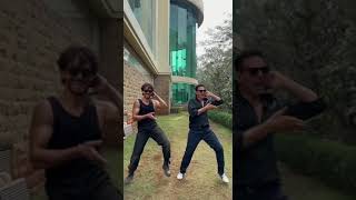 #akshaykumar grooving to his song - #mainkhiladi along with #tigershroff is the best thing