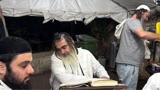 ‏ הרב שלום סבג שידור חי ג בכסלו (הרב שלום סבג) - התמונה מוצגת ישירות מתוך אתר האינטרנט יוטיוב. זכויות היוצרים בתמונה שייכות ליוצרה. קישור קרדיט למקור התוכן נמצא בתוך דף הסרטון