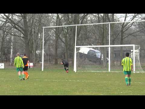 3. Prima schot Casper vliegt net niet over keeper heen