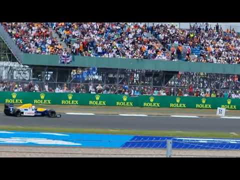 Sebastian Vettel in Nigel Mansells V10 Williams FW14B car 1992  F1 winning car at Silverstone 2022