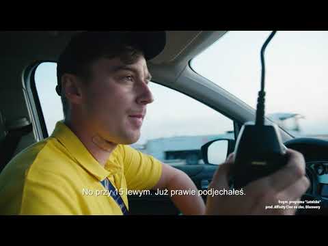 He lost his work permit because he had to stop the plane! [Airport]