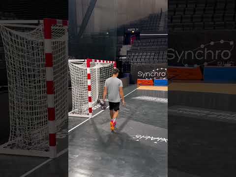 How....? 🧠☑️ #sports #explore #handballplayer #shortsfeed #shorts#viral#play @SportsHB-k5j#trending