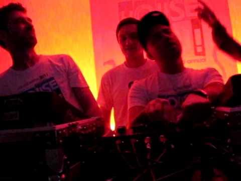 5AM last track by Hallex M, Ralf Gum, Djeff Afrozila @ Clevelander ( WMC2011)
