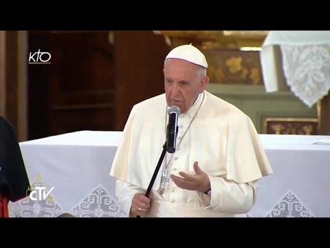 Le Pape François visite la Cathédrale de Morelia