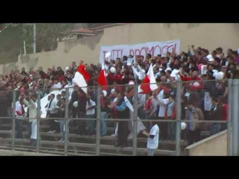 Collesano-Finale. Ingresso delle squadre e grande festa sugli spalti