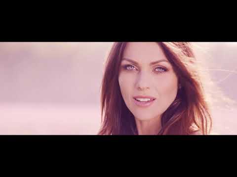 Martina Schindlerová - Radšej mi chýbaj |Official video|