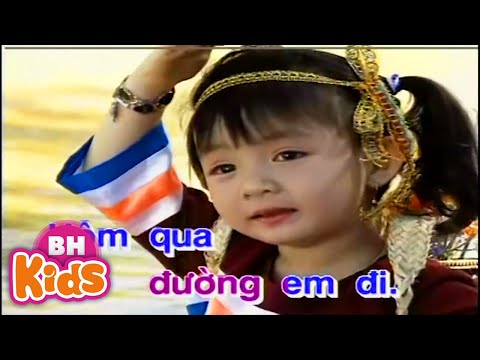 Hôm qua em tới trường mẹ dắt em từng bước ♫ Xuân Mai ♫ Nhạc Thiếu nhi Đi Học