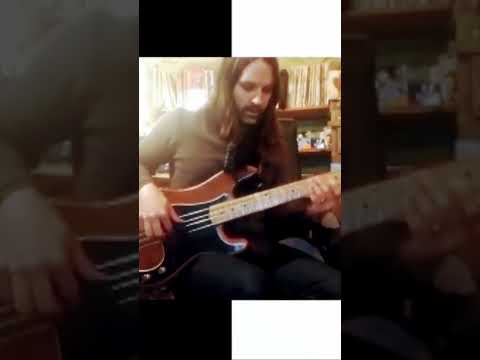 Jamming to a loop of the amazing Thomas Pridgen.