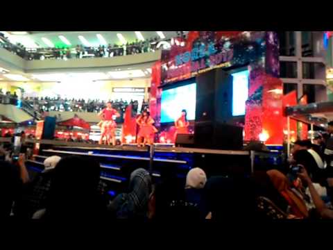 [FANCAM] BIBIMBAP performing Apink 'No No No' + 'Mr. Chu' 2015.10.03