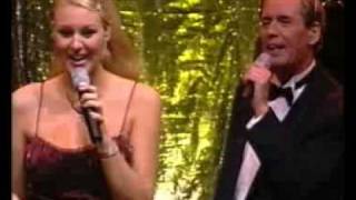 Årets Julkonsert 2001 - Midnatt Råder/Titta Det Snöar/Medley