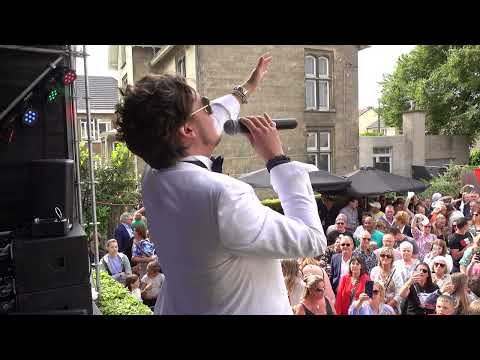 John Tana op de Pinksterfeesten in Kanne.