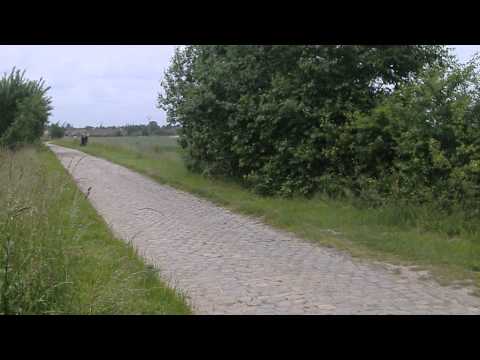 Beuvry la forêt 2013_2 ème passage sur les pavés